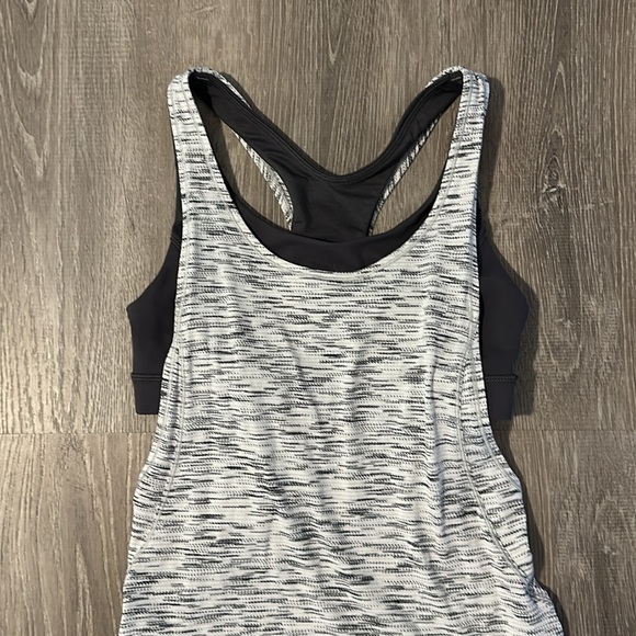 Lululemon Women’s Sz 4 On‎ Track Athletic Workout Racer Back Sleeveless Tank Top - Picture 4 of 9